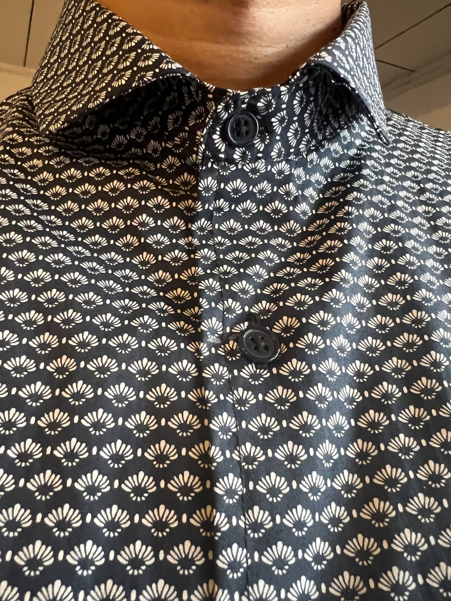 Men’s sea shell design shirt